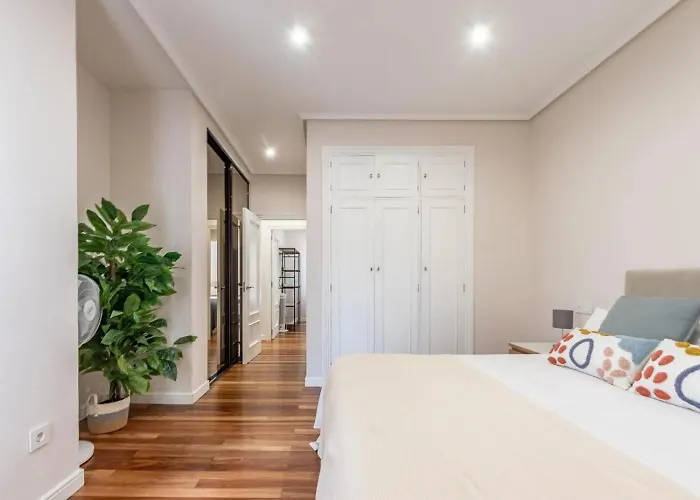 Bright In Arenas * Las Arenas (Getxo)